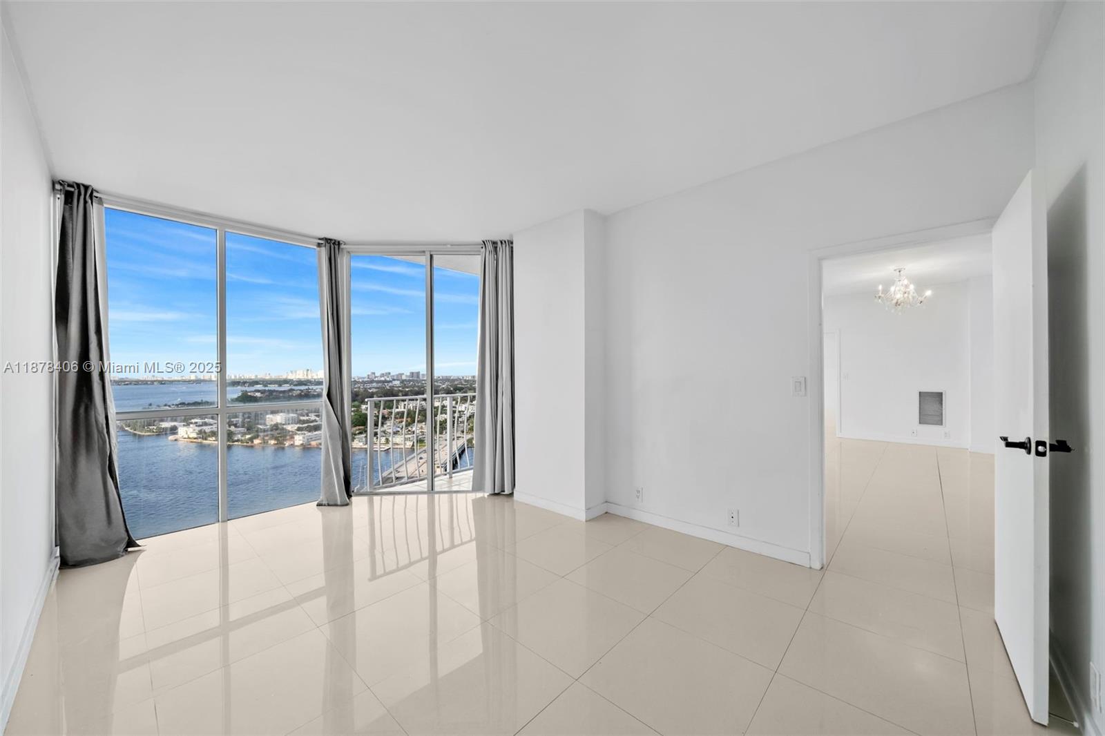 7601 E Treasure Dr Unit: PH216