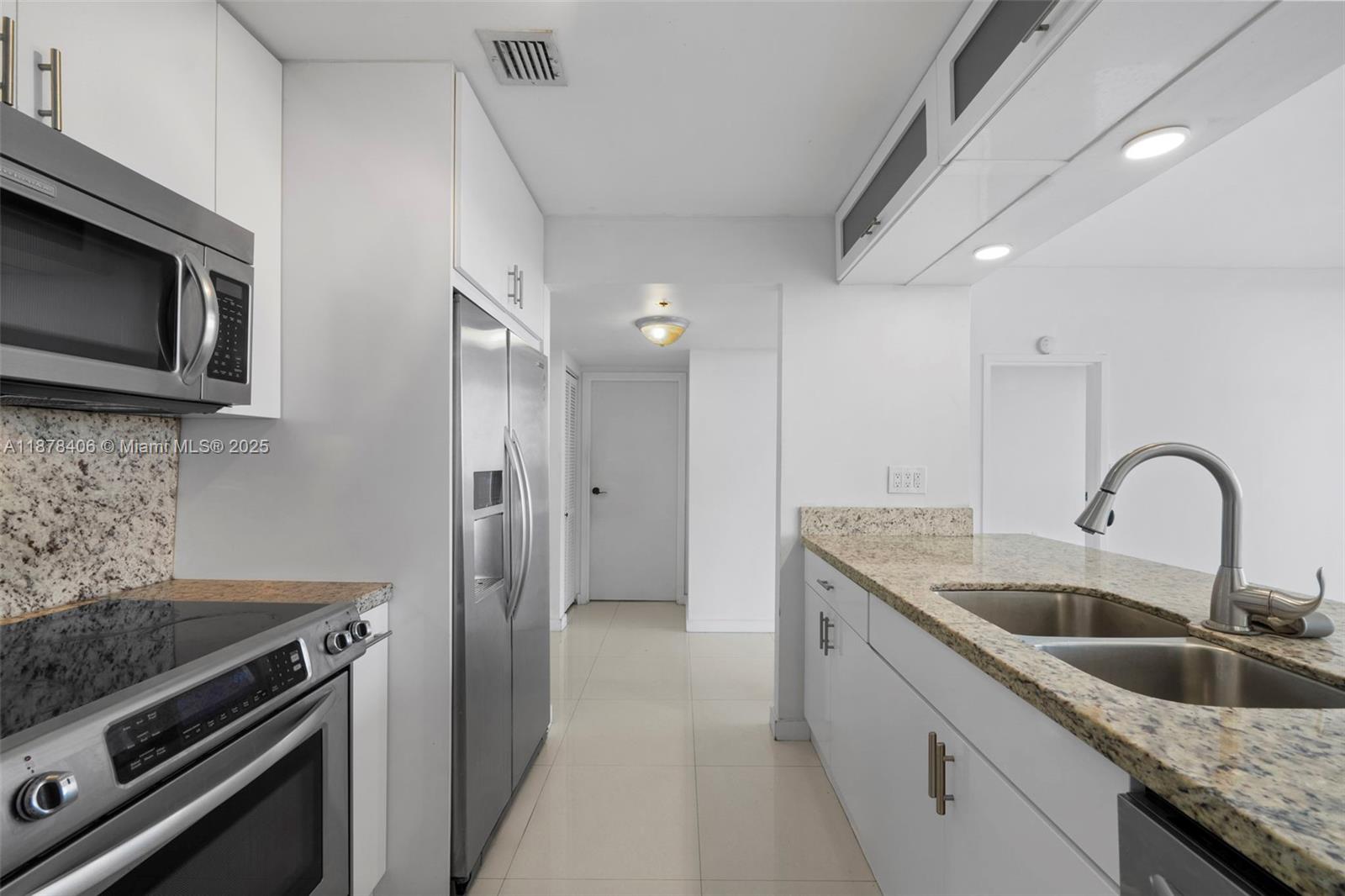 7601 E Treasure Dr Unit: PH216