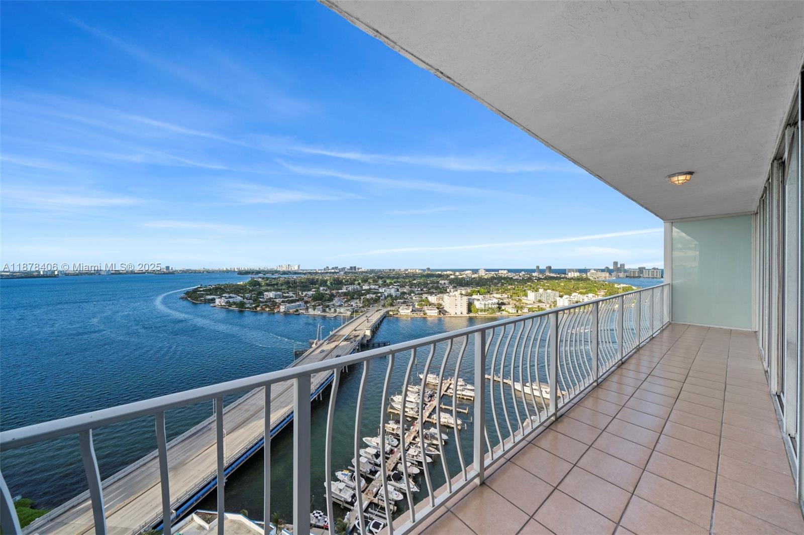 7601 E Treasure Dr Unit: PH216