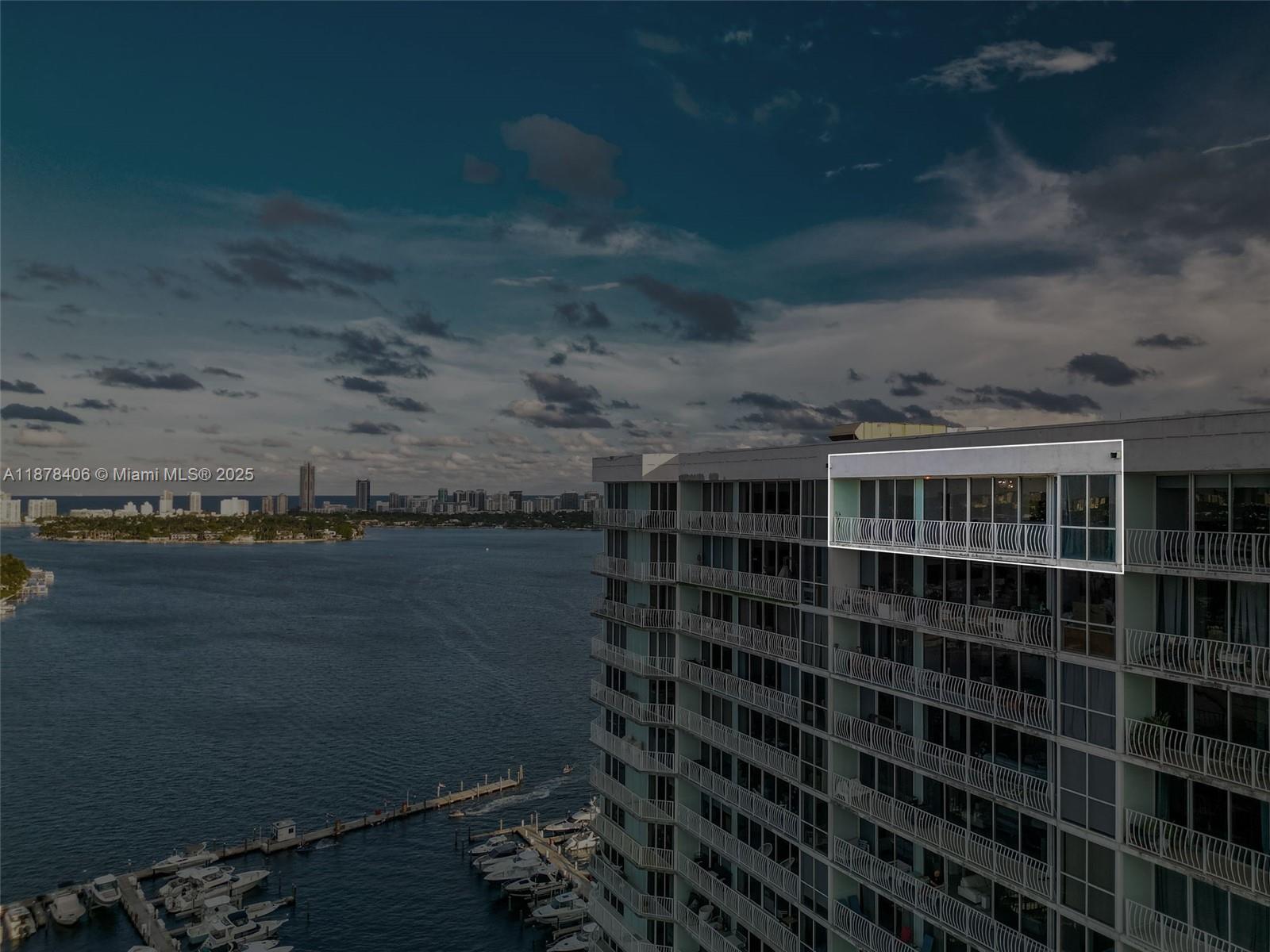 7601 E Treasure Dr Unit: PH216