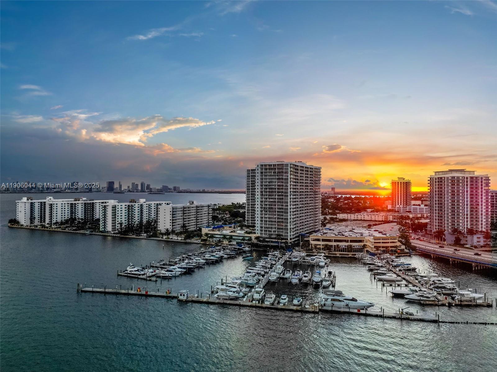 7601 E Treasure Dr Unit: PH216