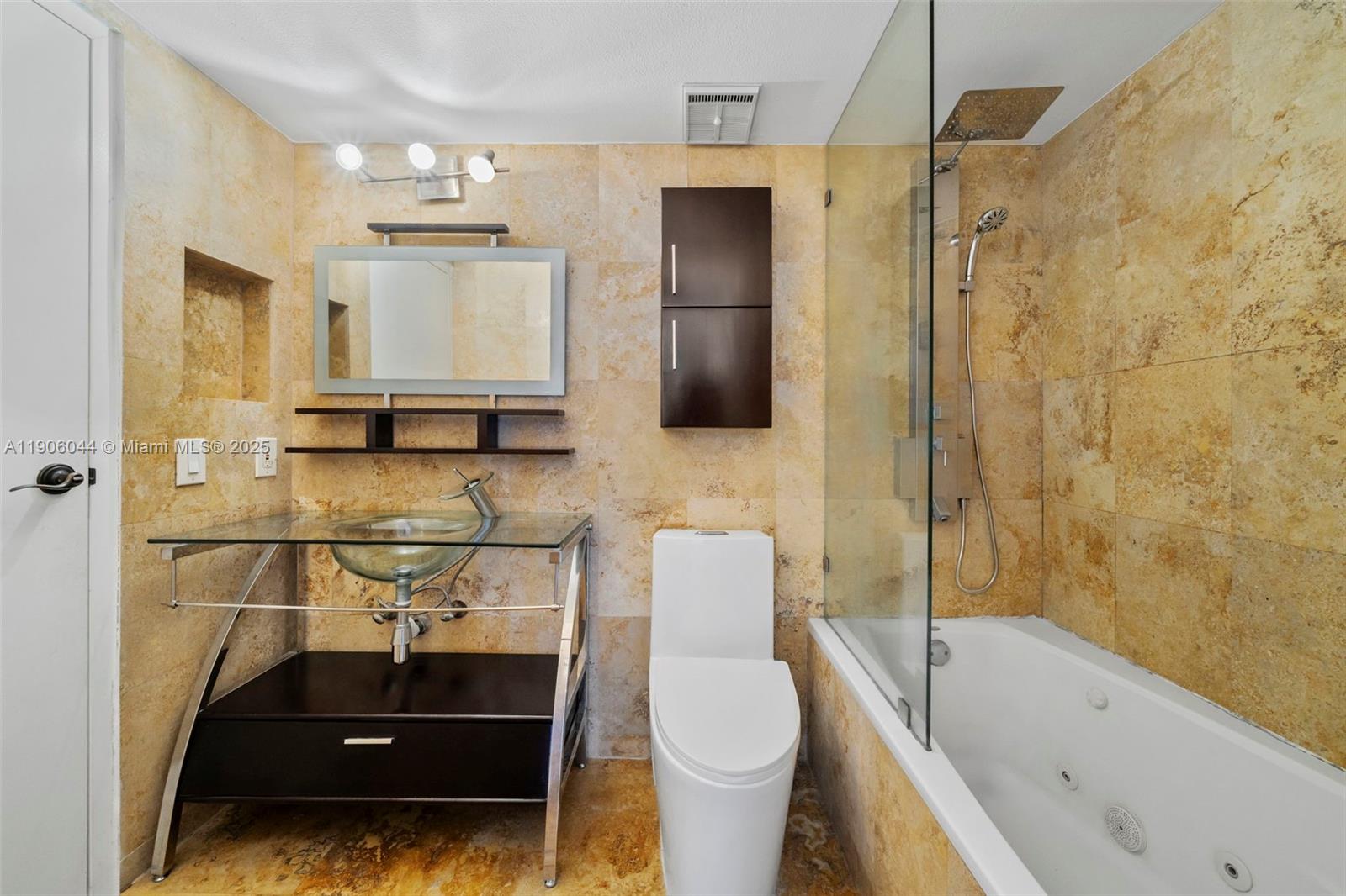 7601 E Treasure Dr Unit: PH216