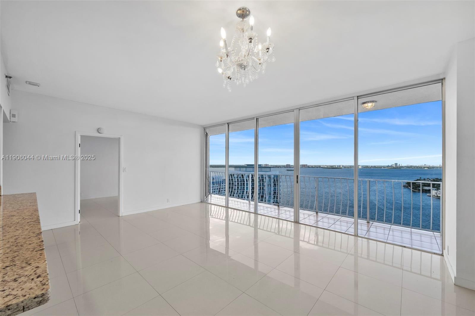 7601 E Treasure Dr Unit: PH216