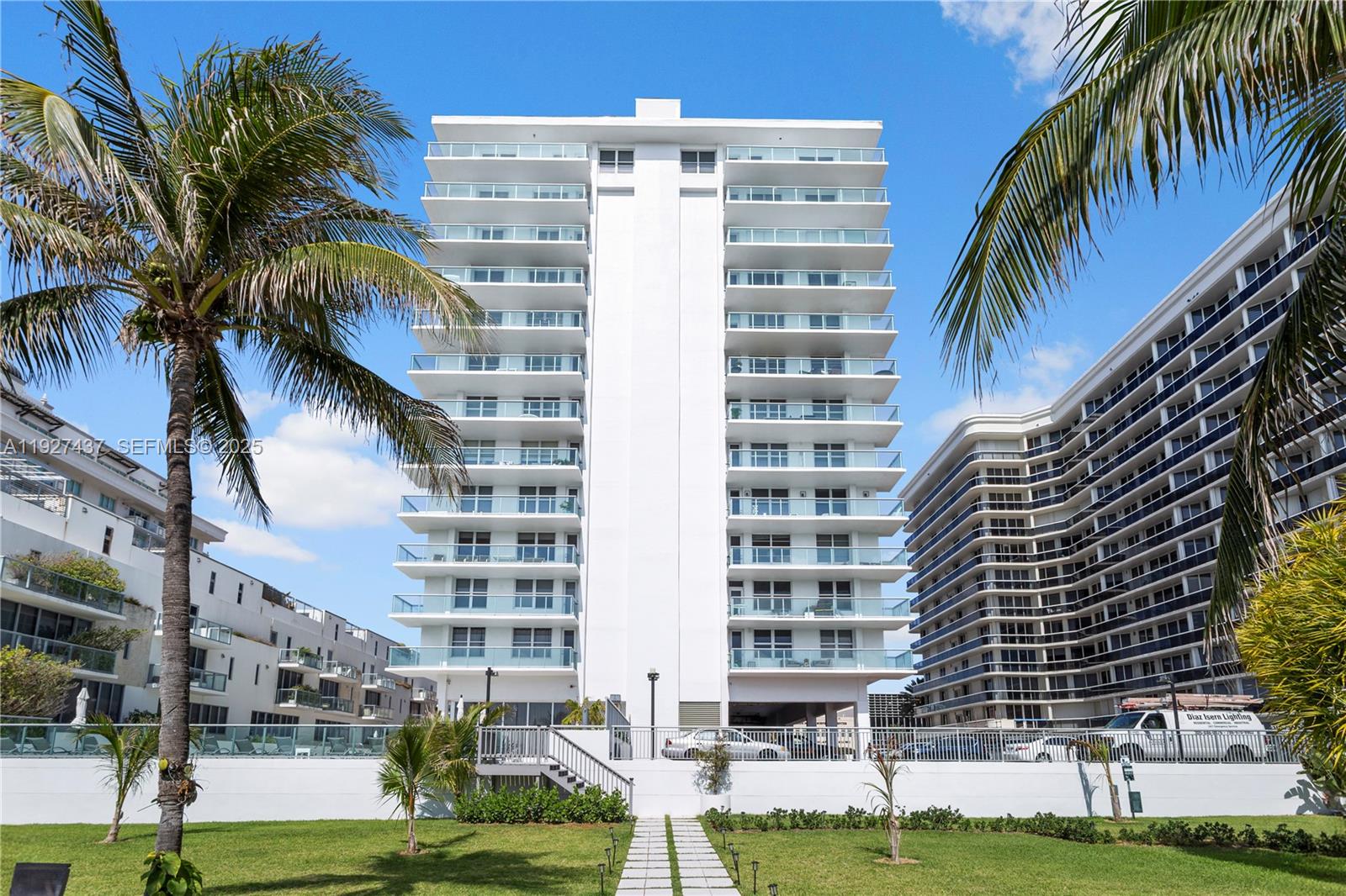 9511 Collins Ave # 806