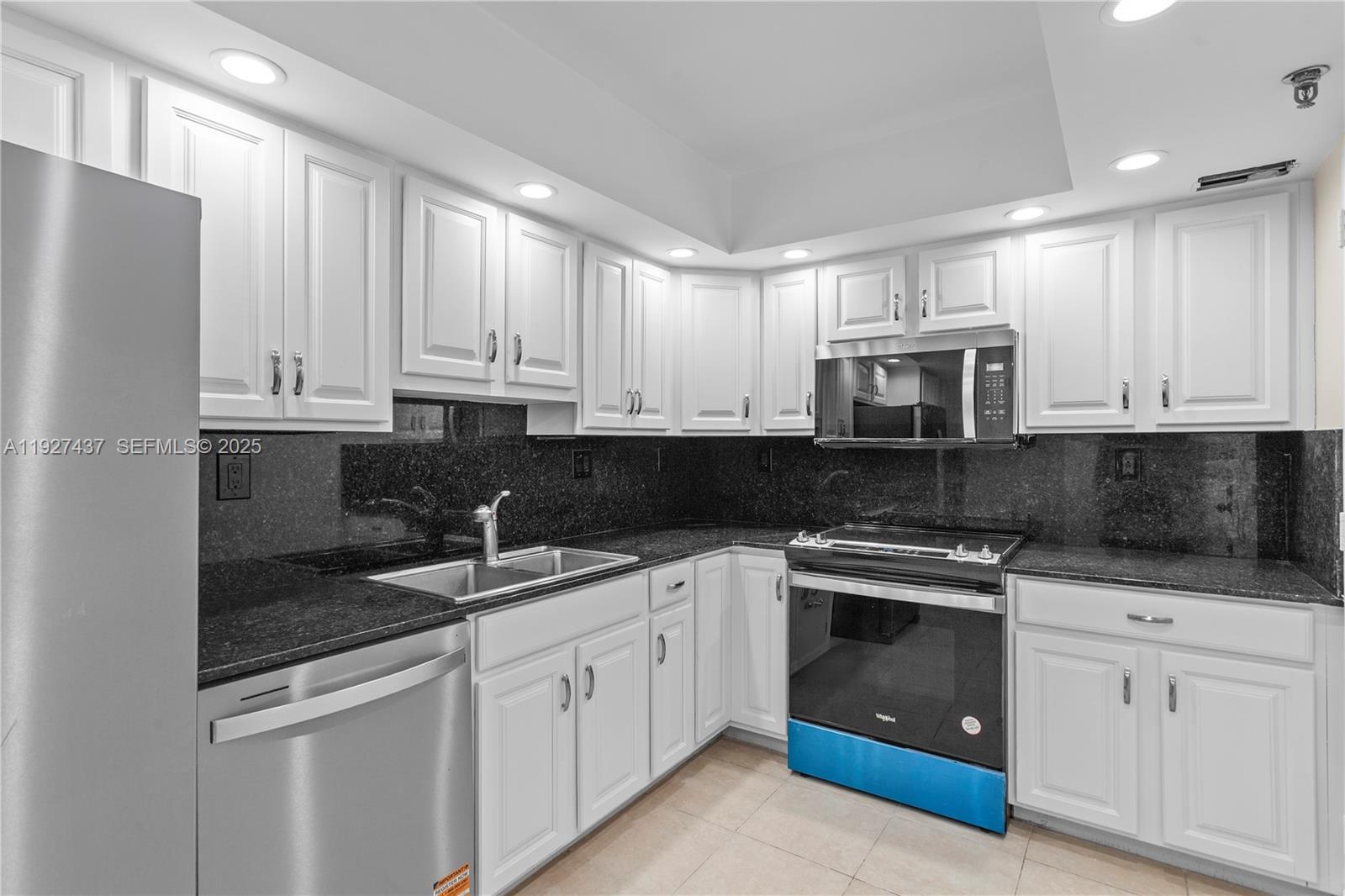 9511 Collins Ave # 806