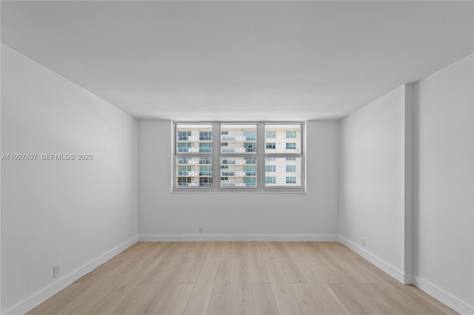 9511 Collins Ave # 806