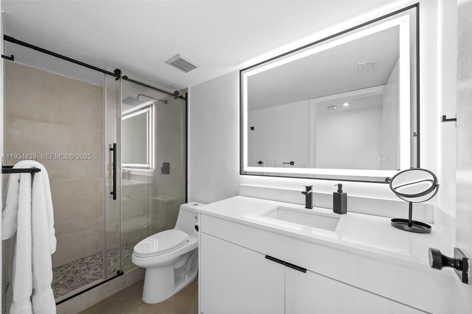 3300 NE 191st St # 1813