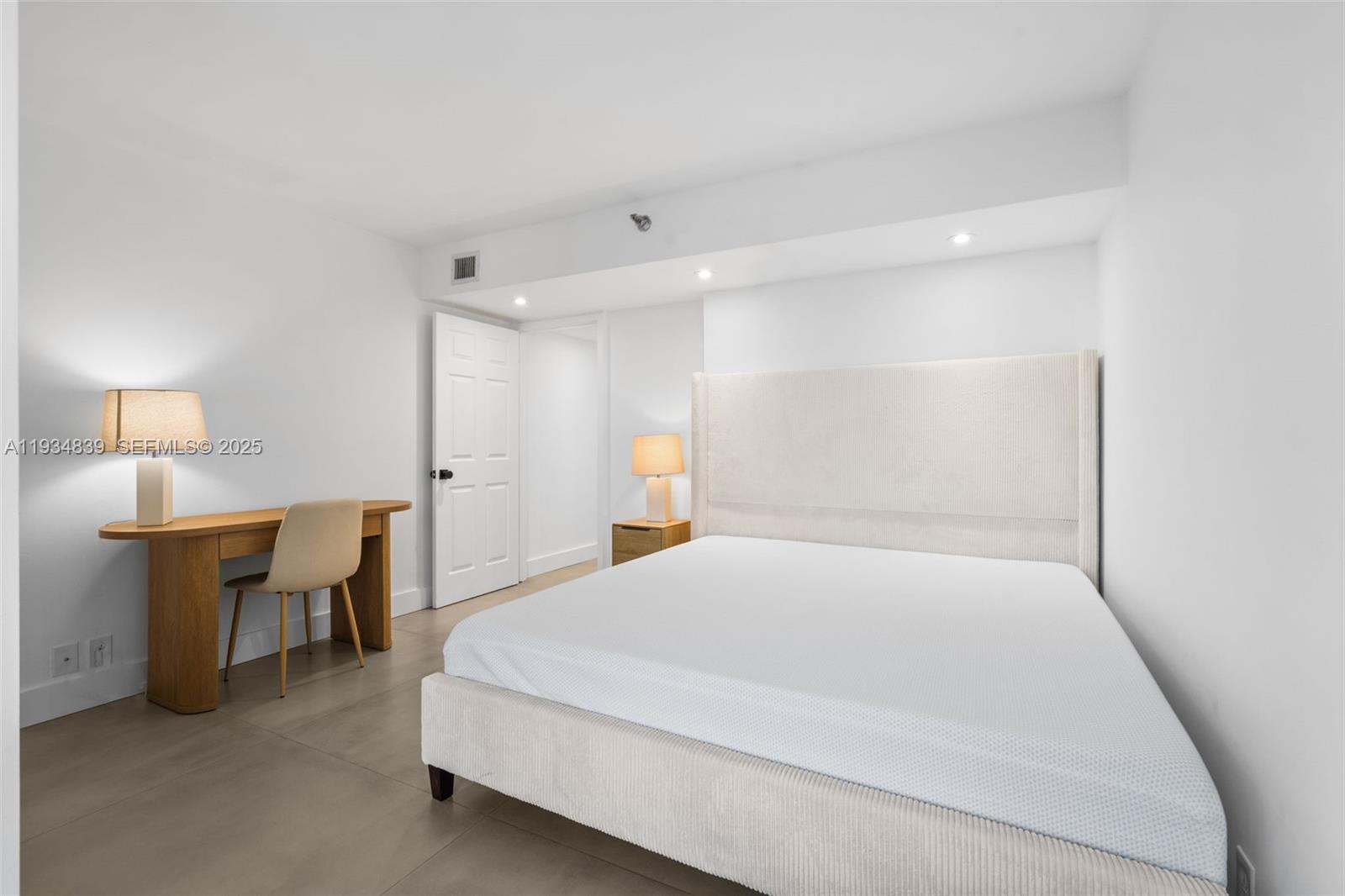 3300 NE 191st St # 1813