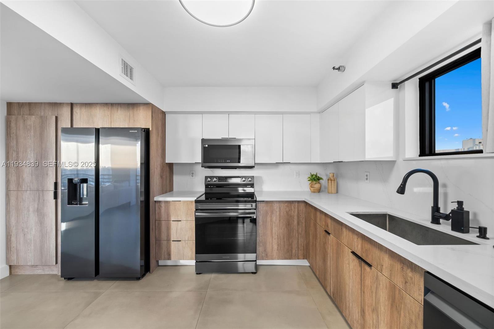 3300 NE 191st St # 1813