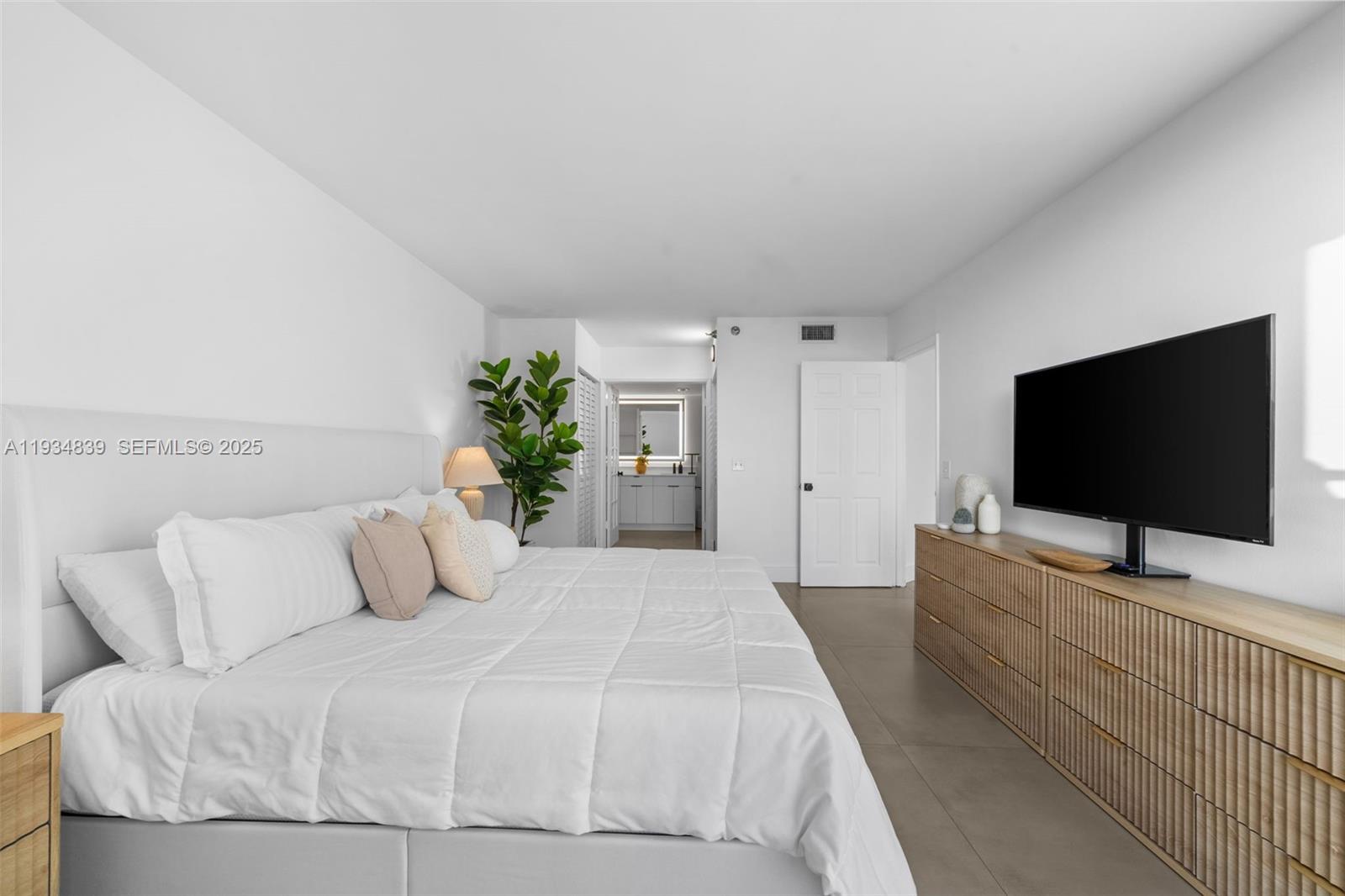 3300 NE 191st St # 1813