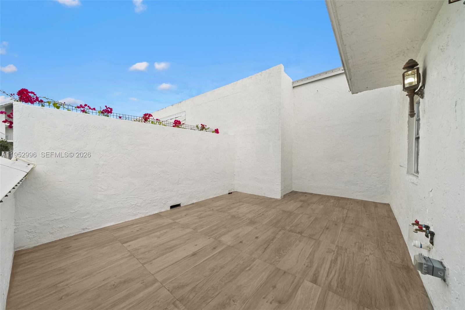 680 NE 64th St Unit: APH6