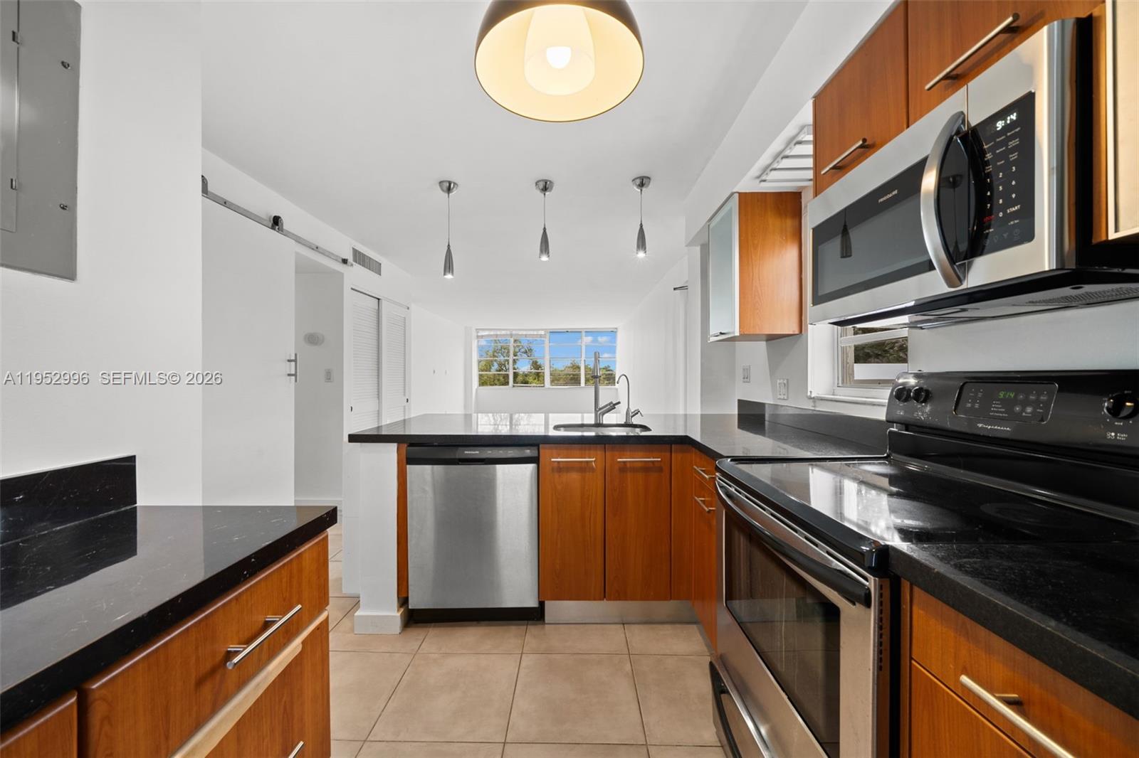 680 NE 64th St Unit: APH6