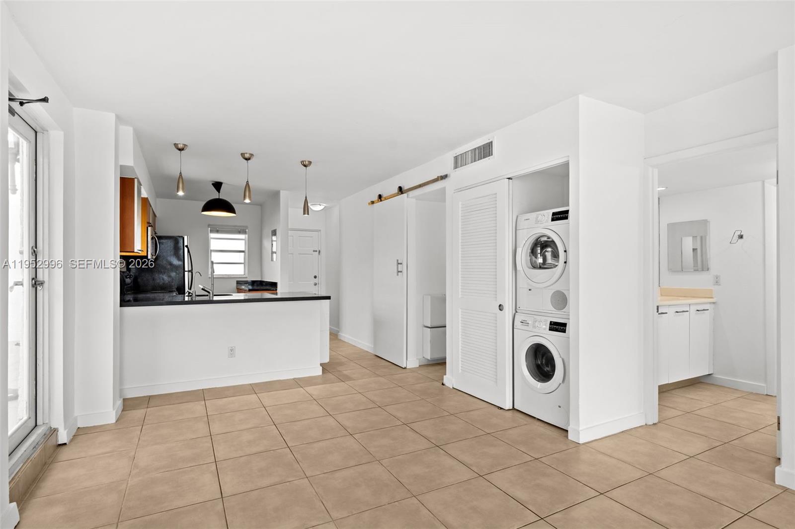 680 NE 64th St Unit: APH6