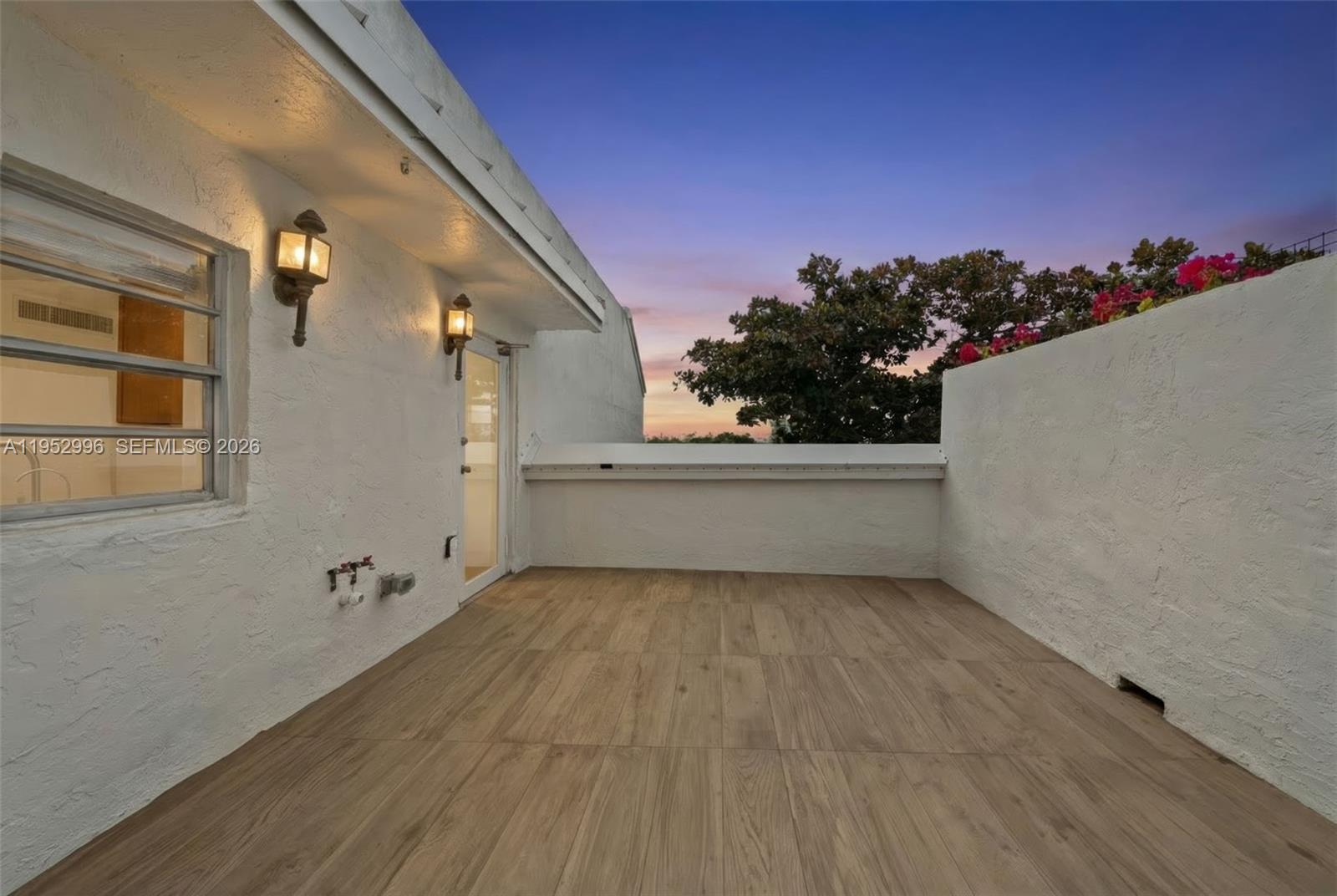 680 NE 64th St Unit: APH6