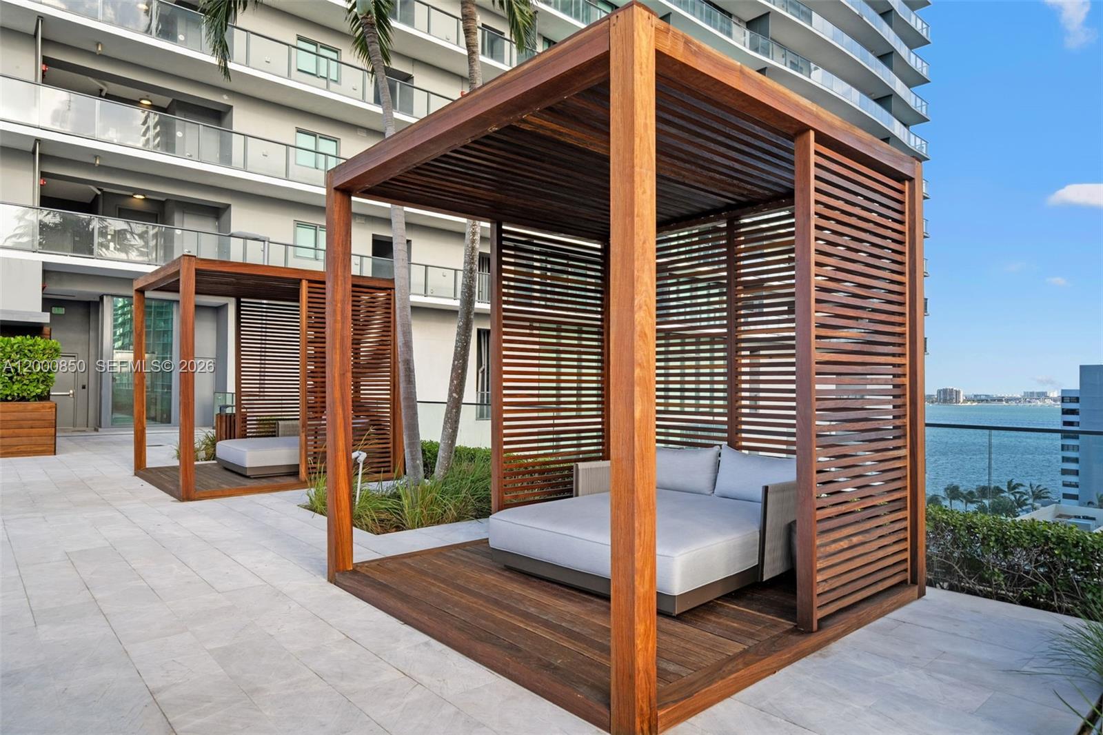 3131 NE 7th Ave # 3306