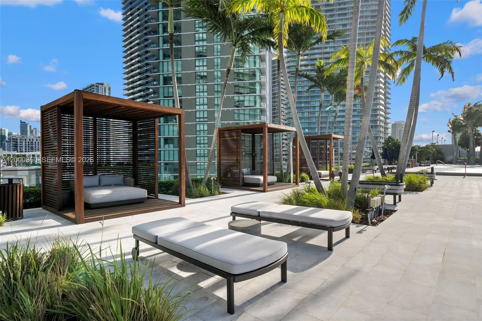 3131 NE 7th Ave # 3306