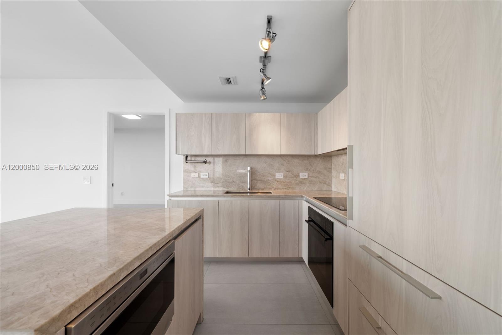 3131 NE 7th Ave # 3306