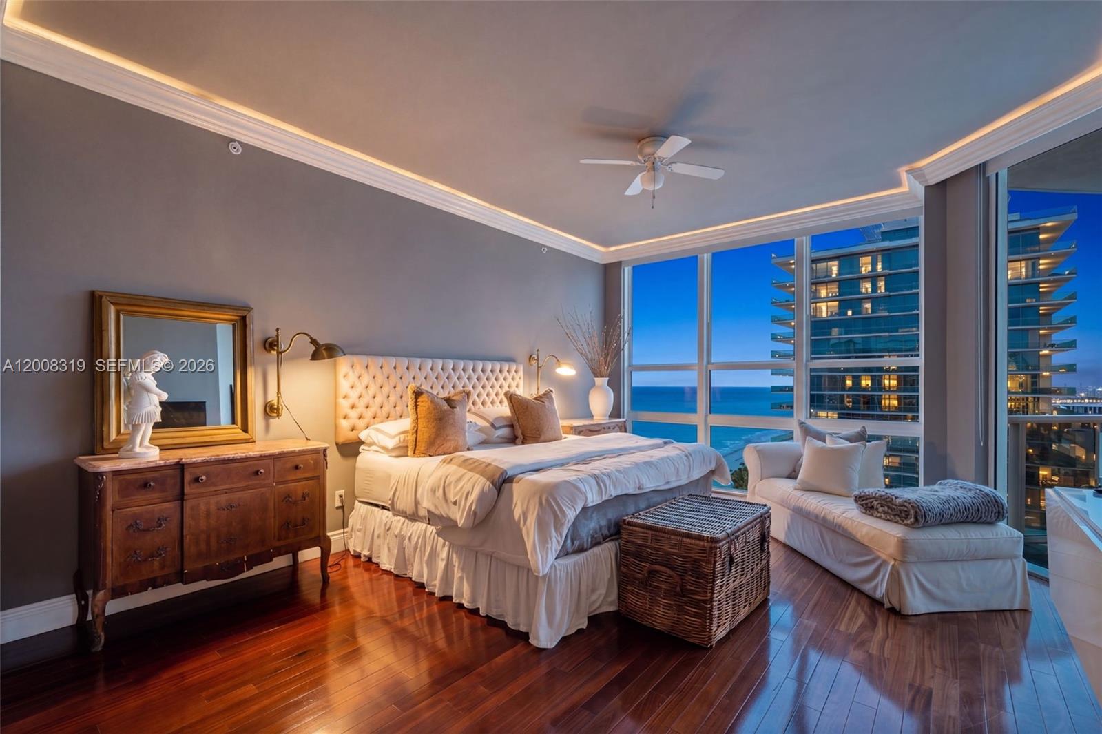 10225 Collins Ave # 2004