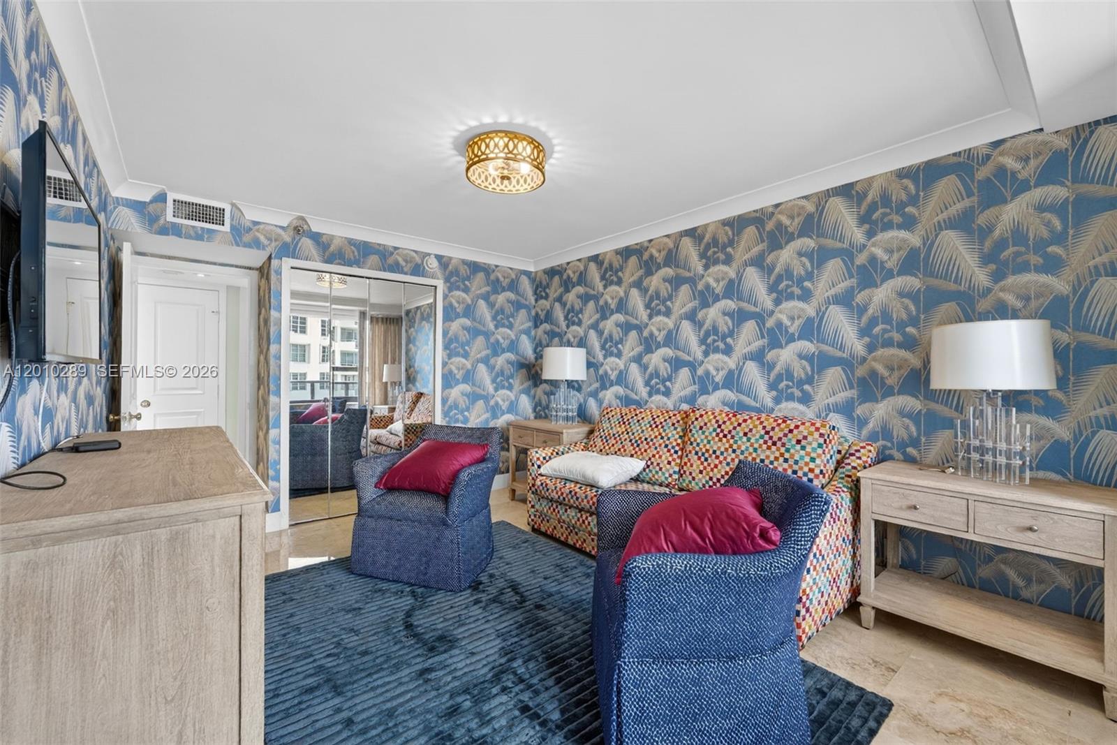 5225 Collins Ave # 1519
