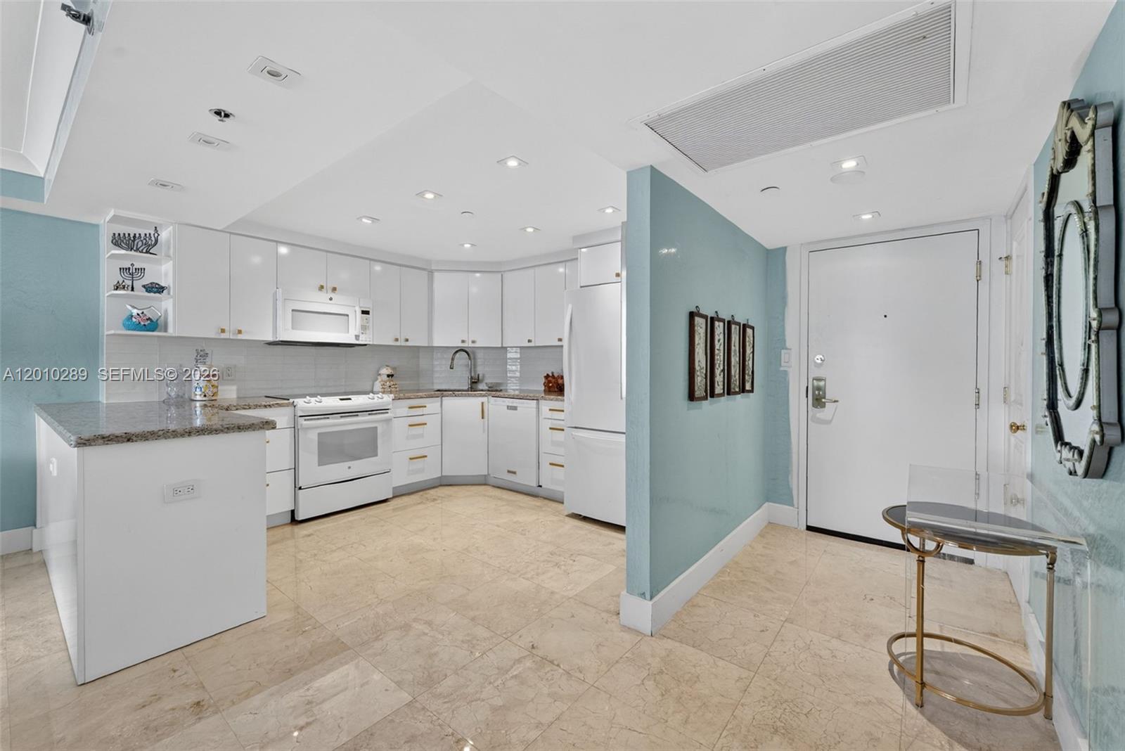 5225 Collins Ave # 1519