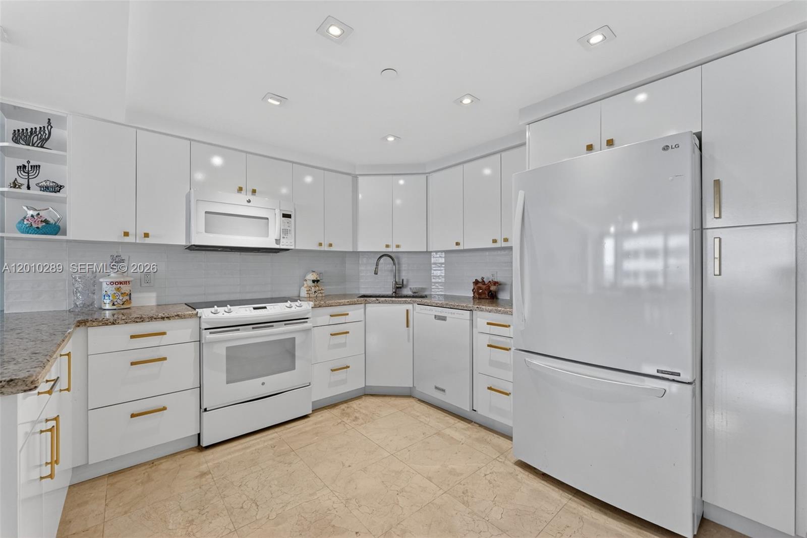 5225 Collins Ave # 1519