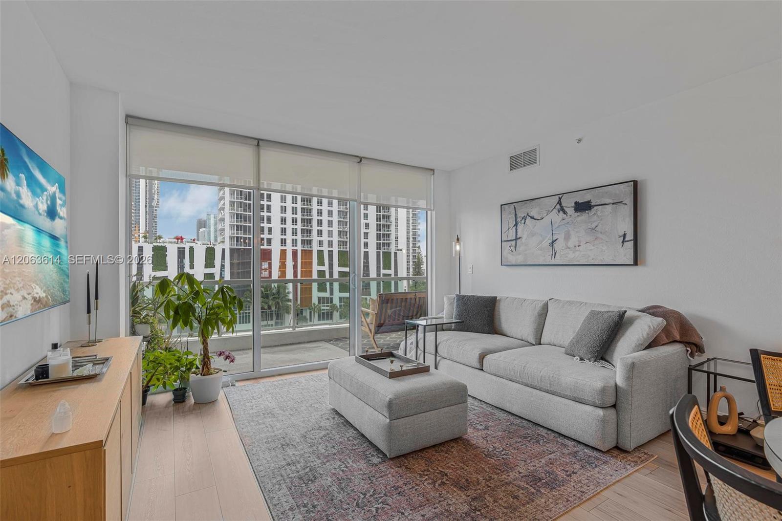 500 NE 29th St # 706