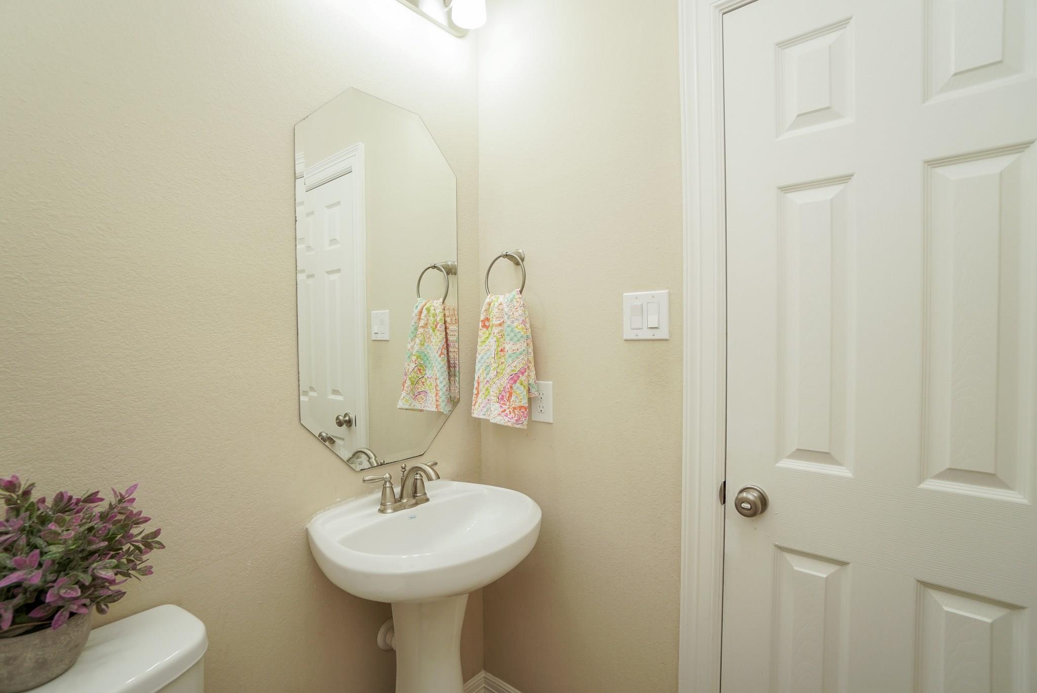 3434 Norwich Gardens Lane