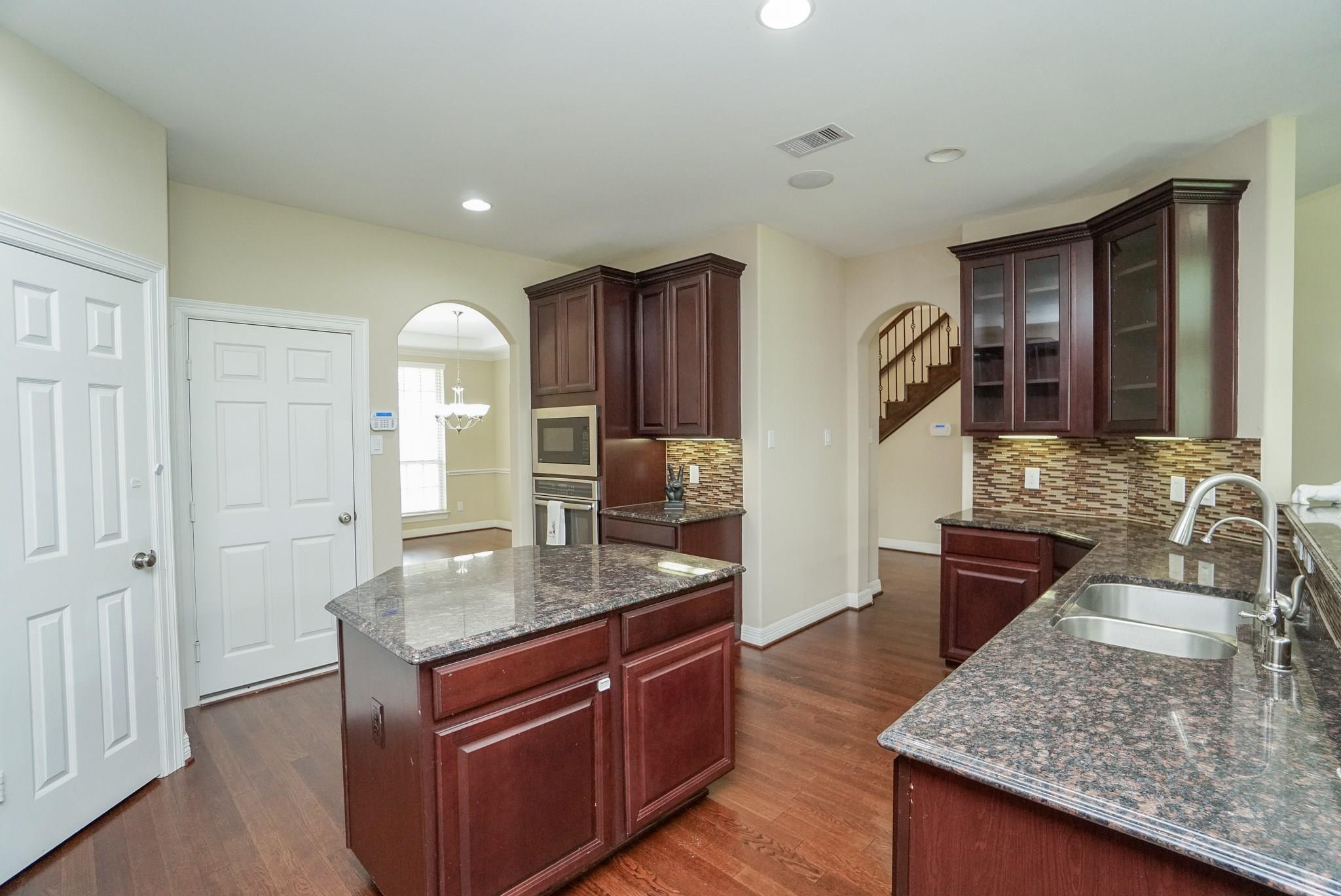 3434 Norwich Gardens Lane