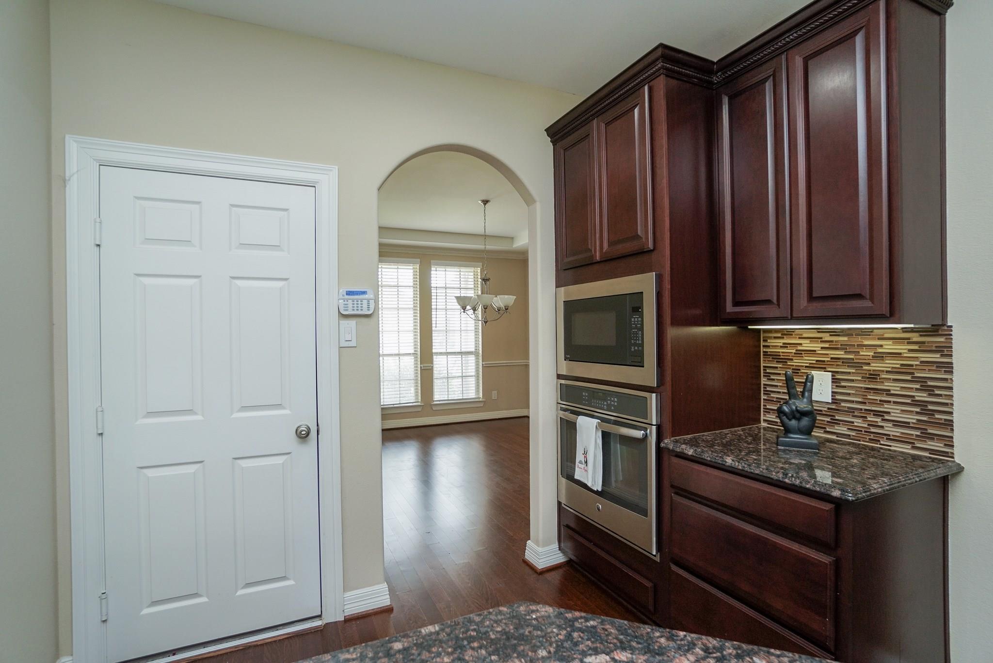 3434 Norwich Gardens Lane