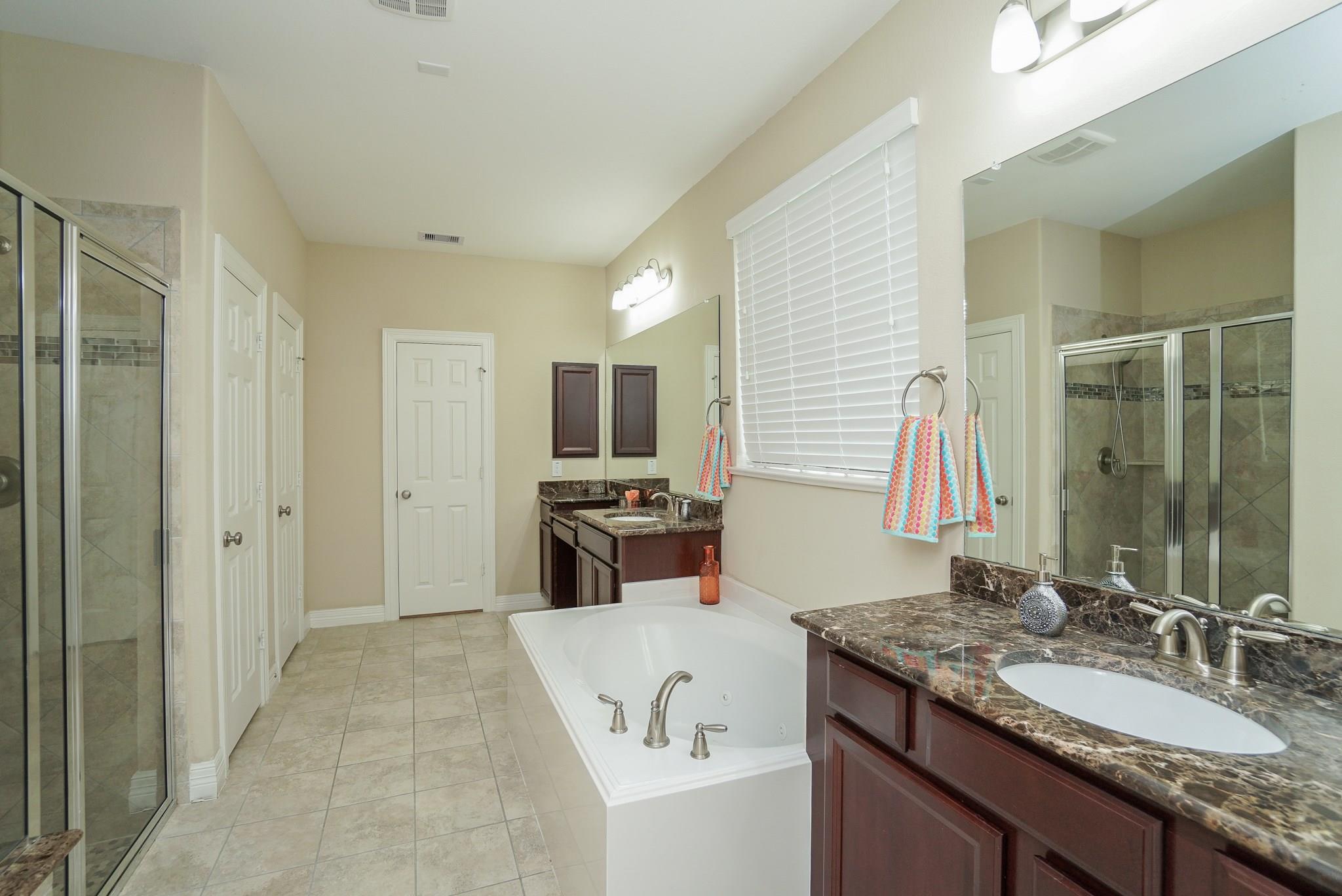 3434 Norwich Gardens Lane