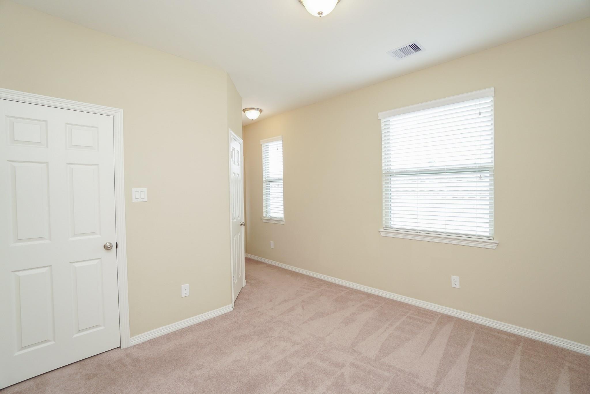 3434 Norwich Gardens Lane