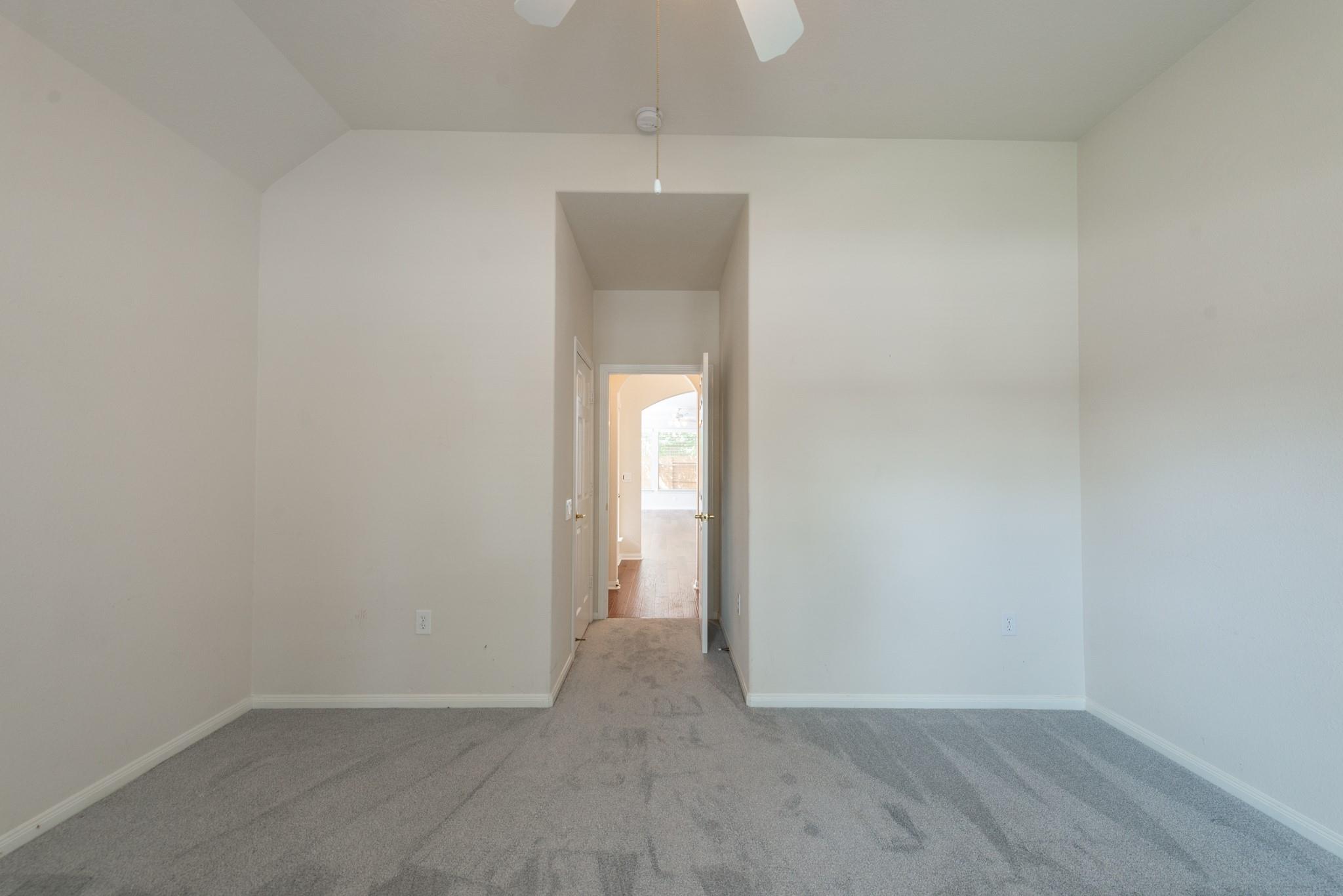 5306 Thorngate Court