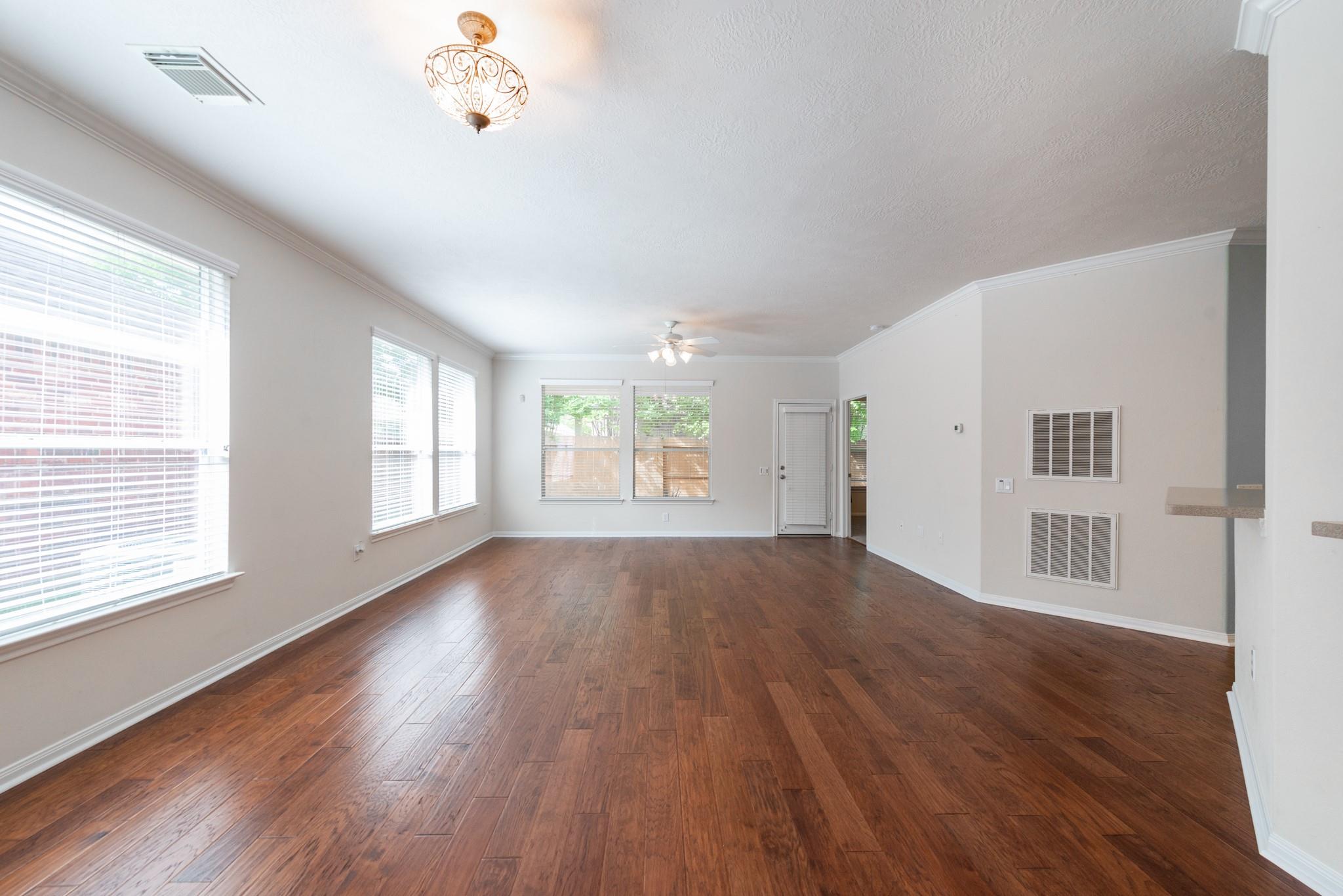 5306 Thorngate Court