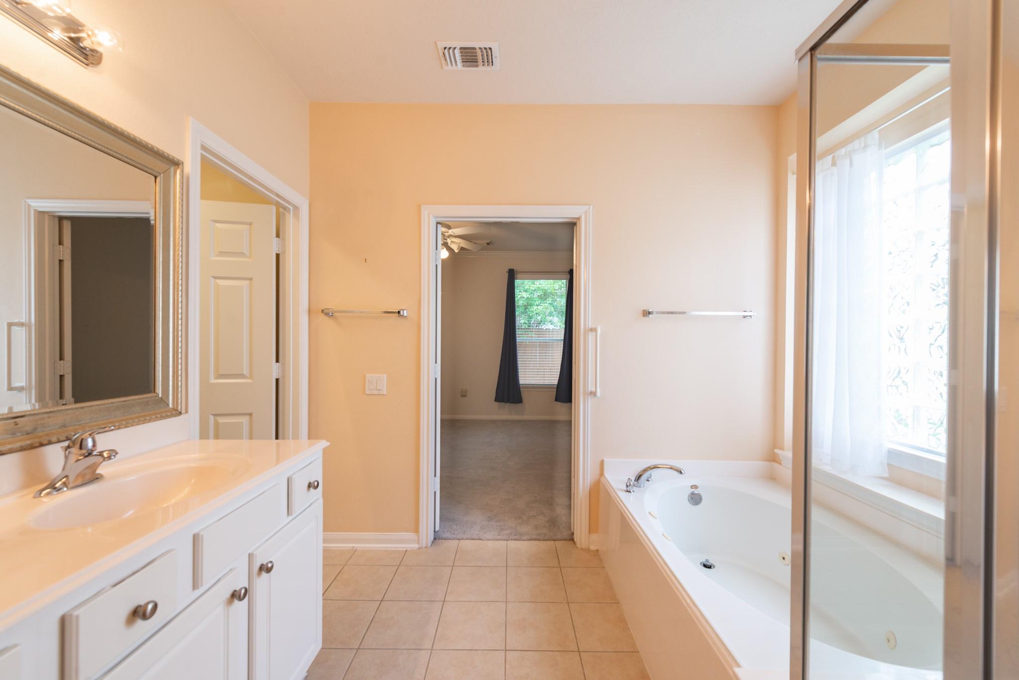 5306 Thorngate Court