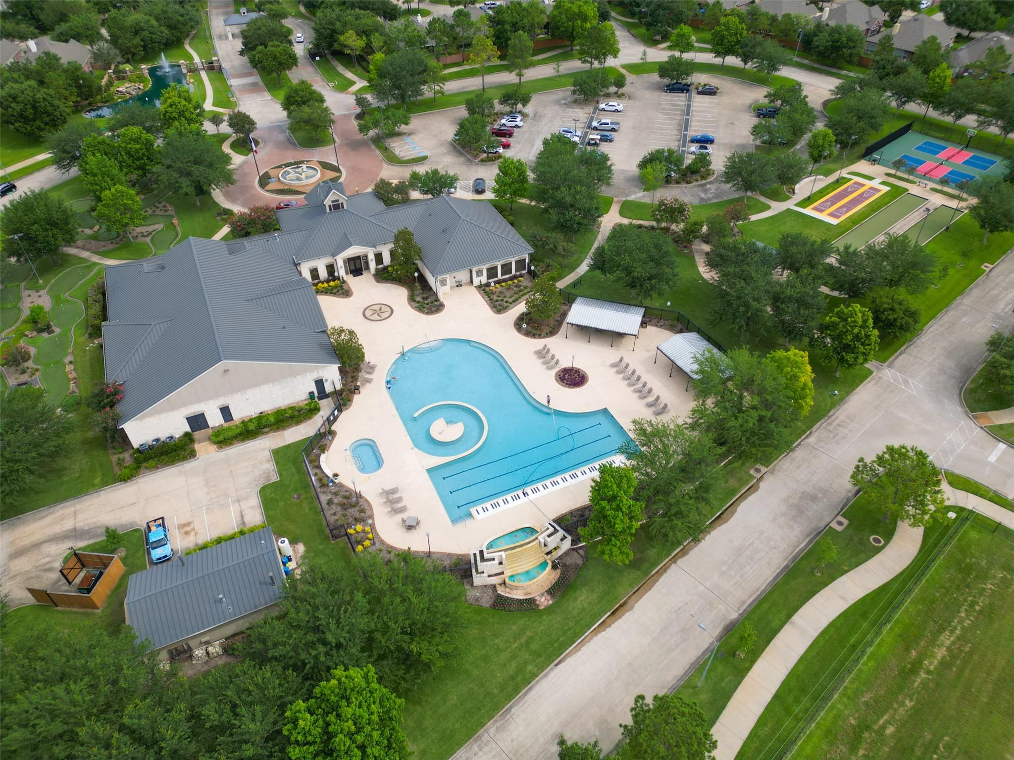 5306 Thorngate Court