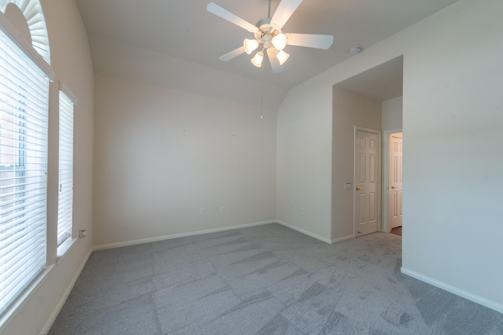 5306 Thorngate Court