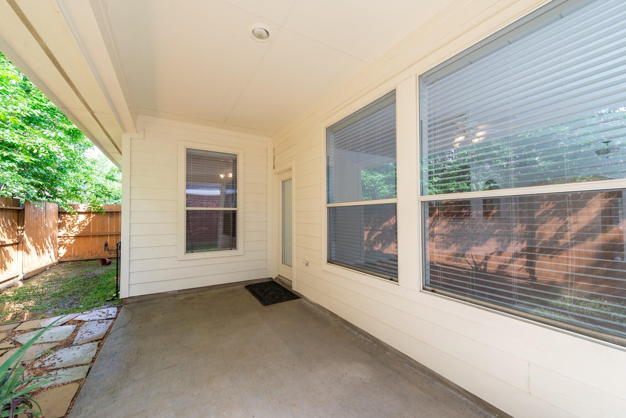 5306 Thorngate Court