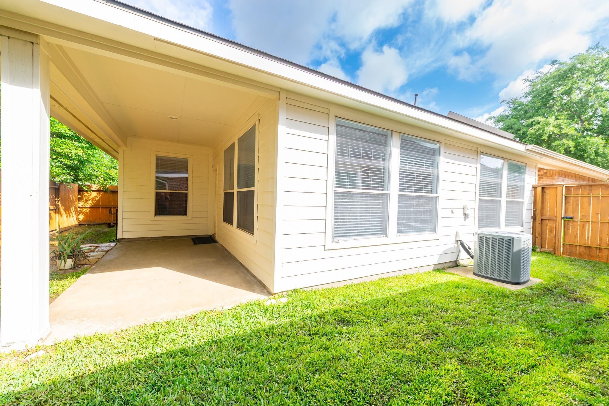 5306 Thorngate Court