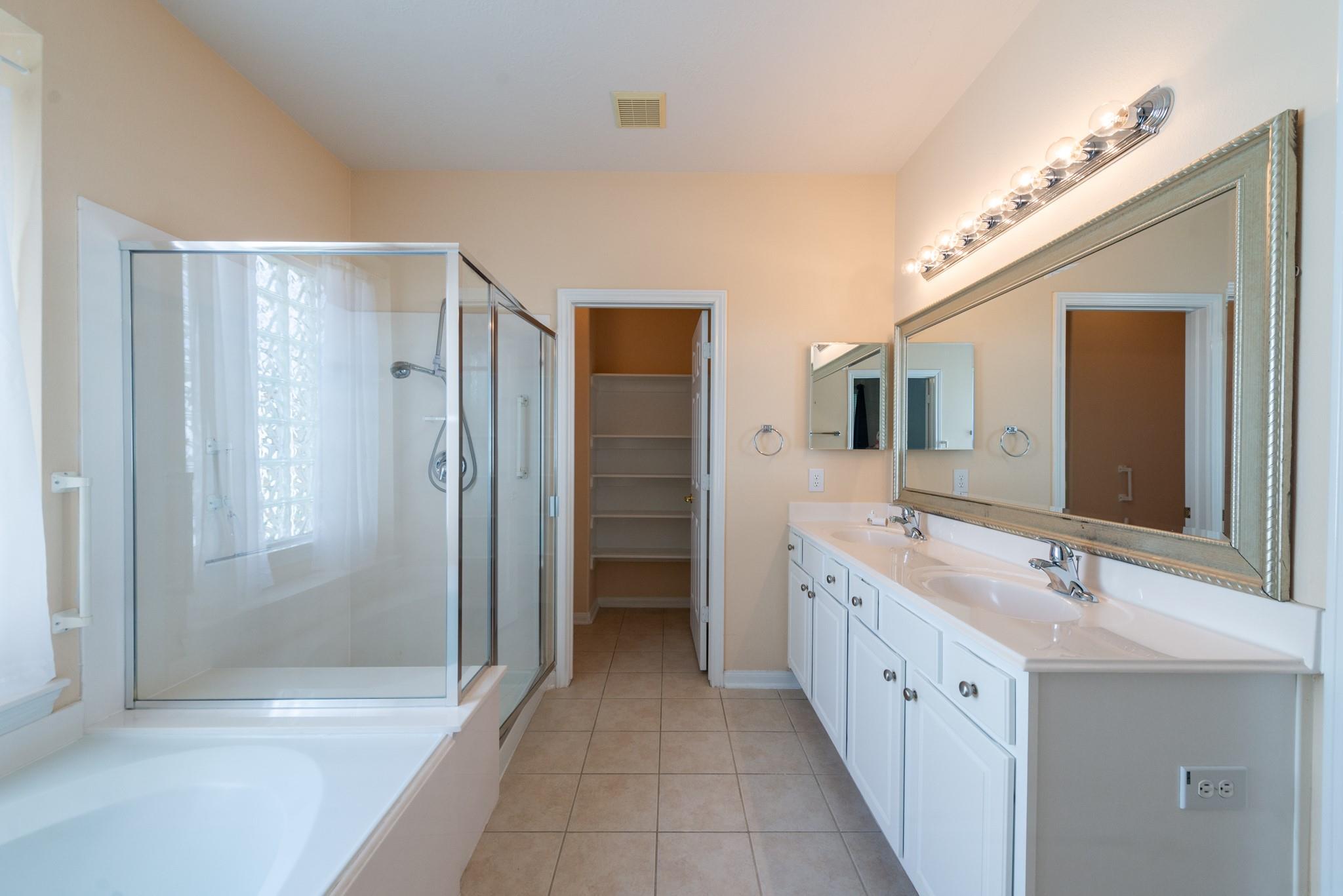 5306 Thorngate Court