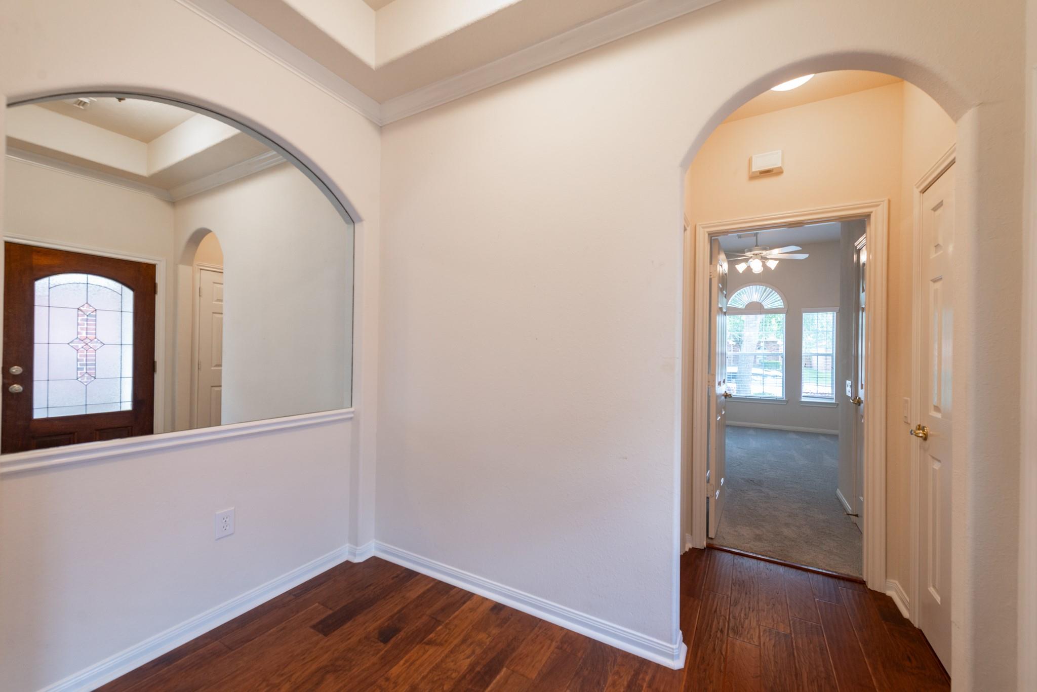 5306 Thorngate Court