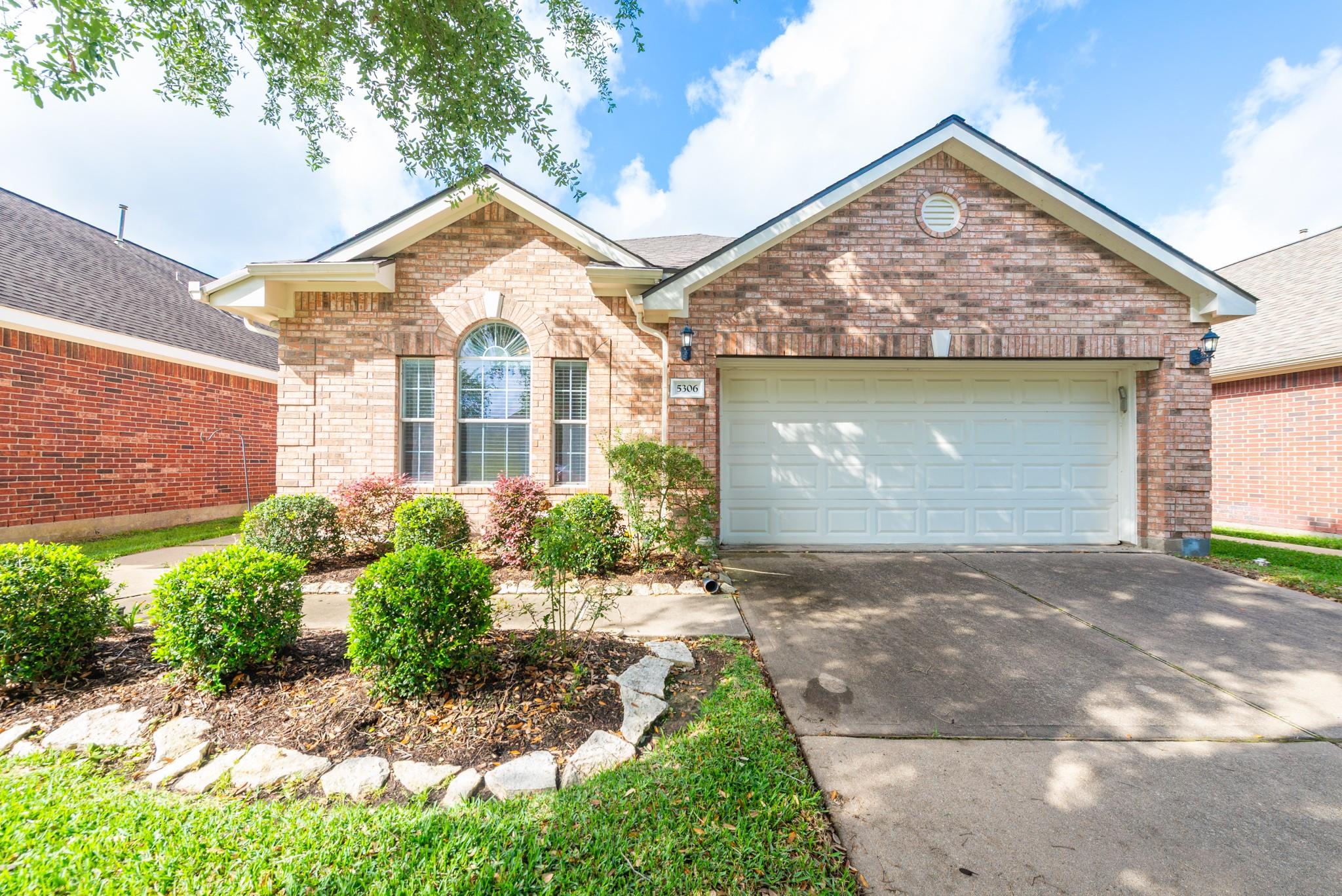 5306 Thorngate Court