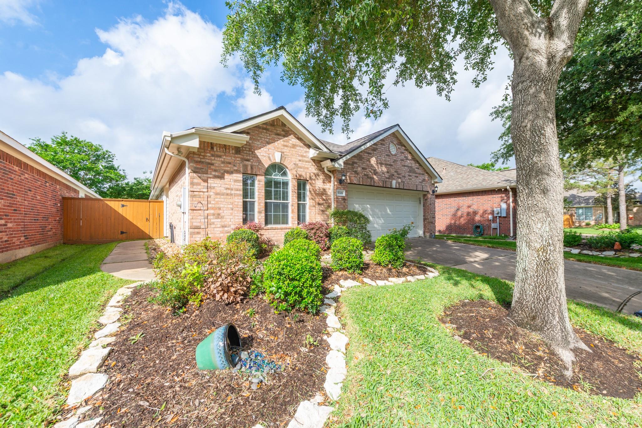5306 Thorngate Court