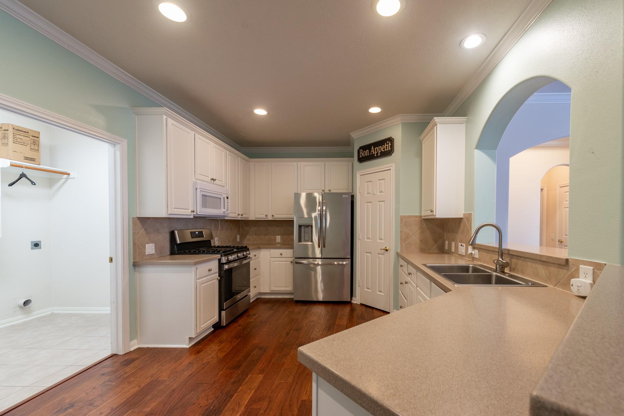 5306 Thorngate Court