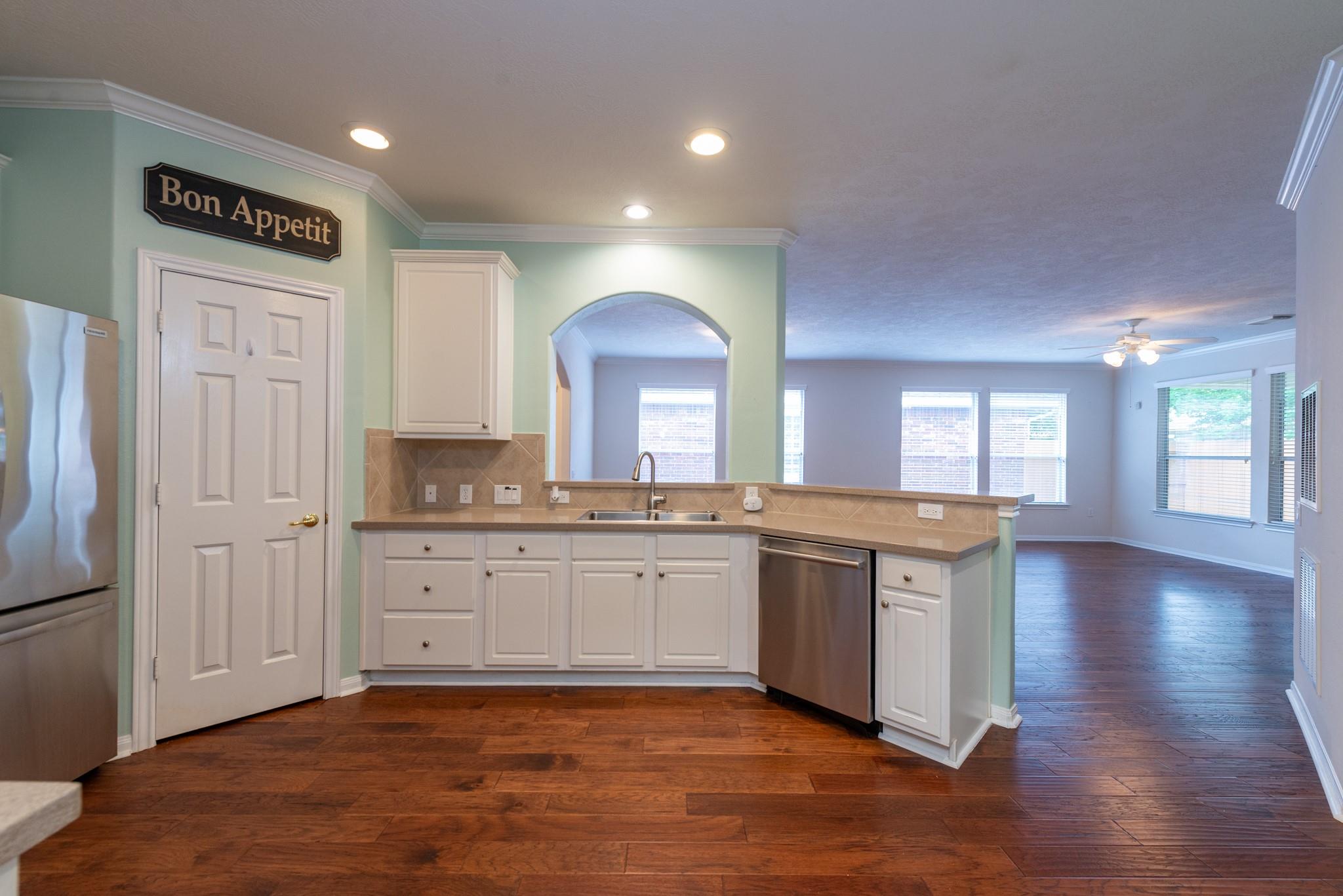 5306 Thorngate Court