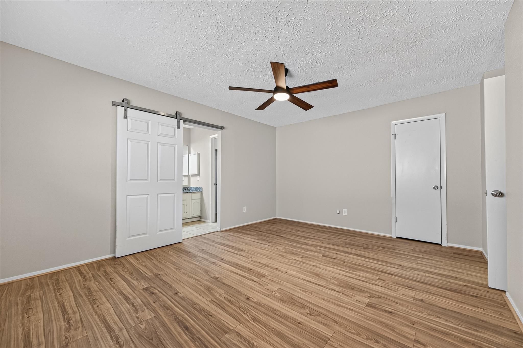 5346 King Richard Drive