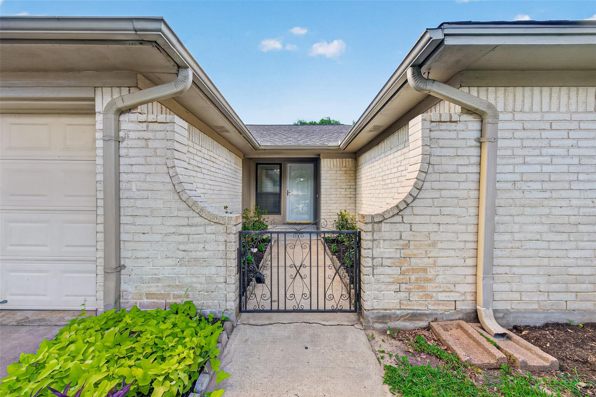 5346 King Richard Drive