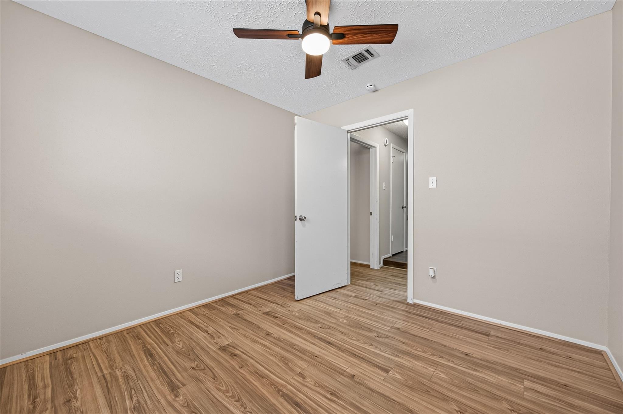 5346 King Richard Drive