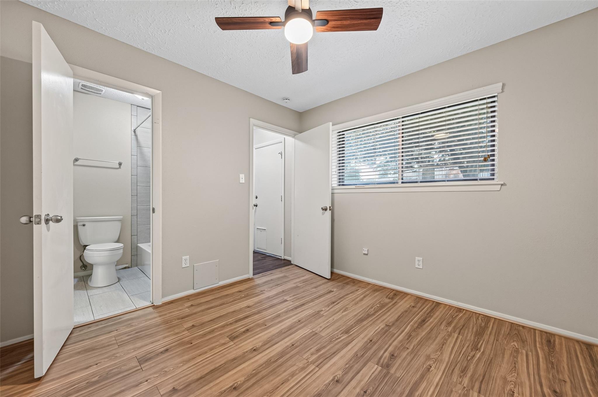 5346 King Richard Drive