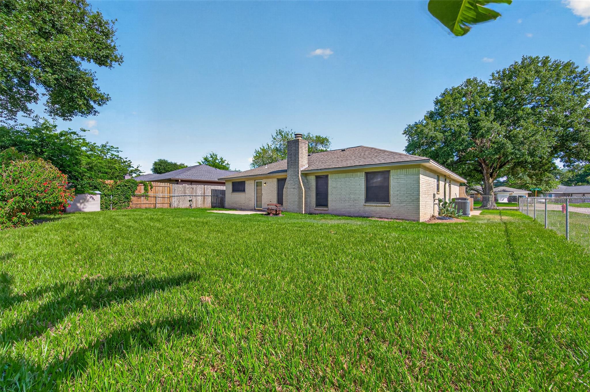 5346 King Richard Drive