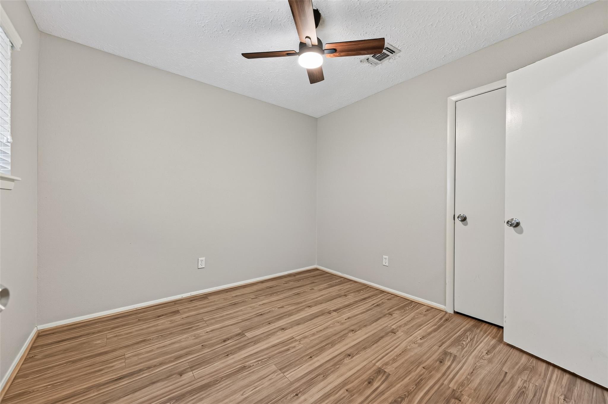 5346 King Richard Drive